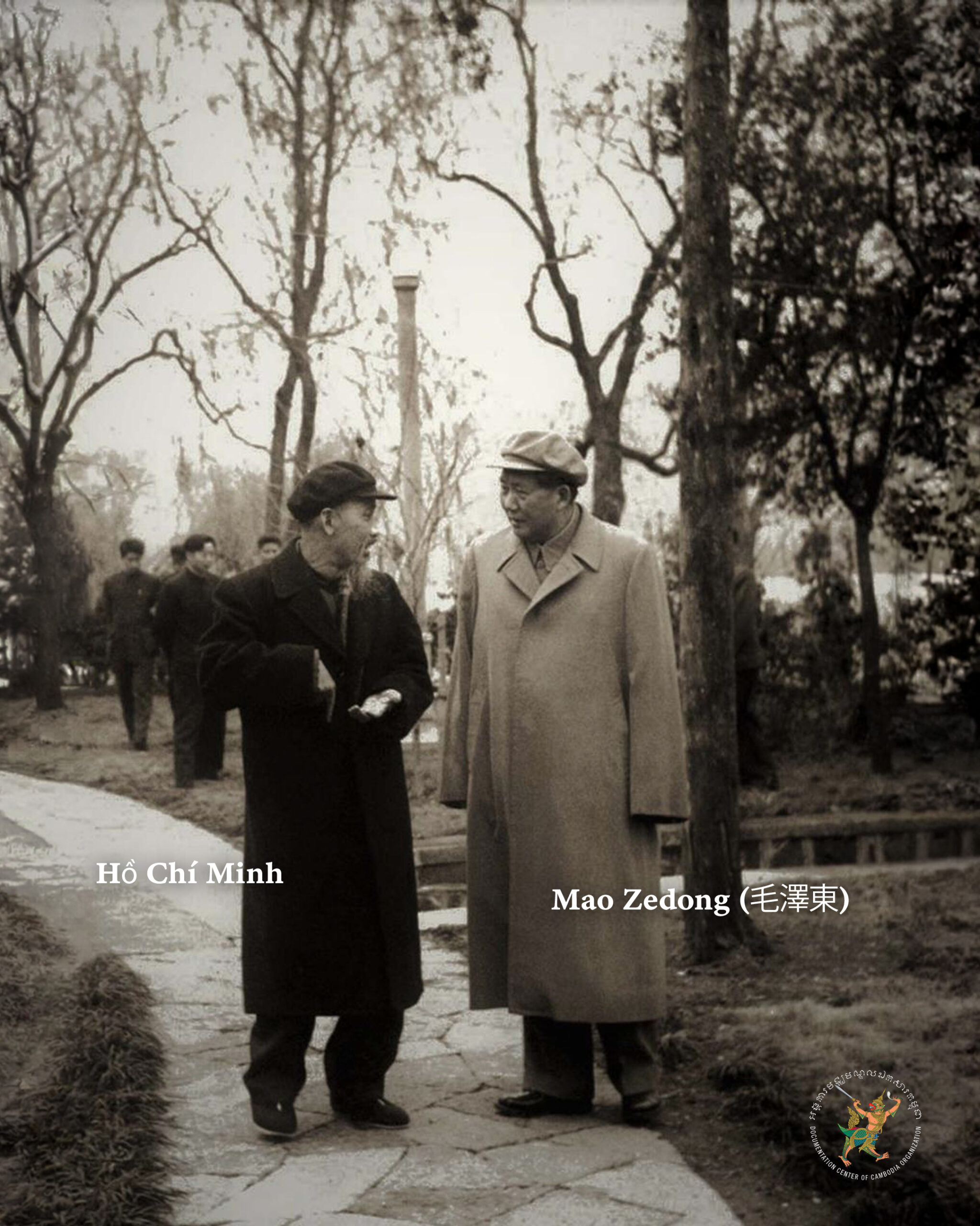 Hồ-Chí-Minh-and-Mao-Zedong_r1